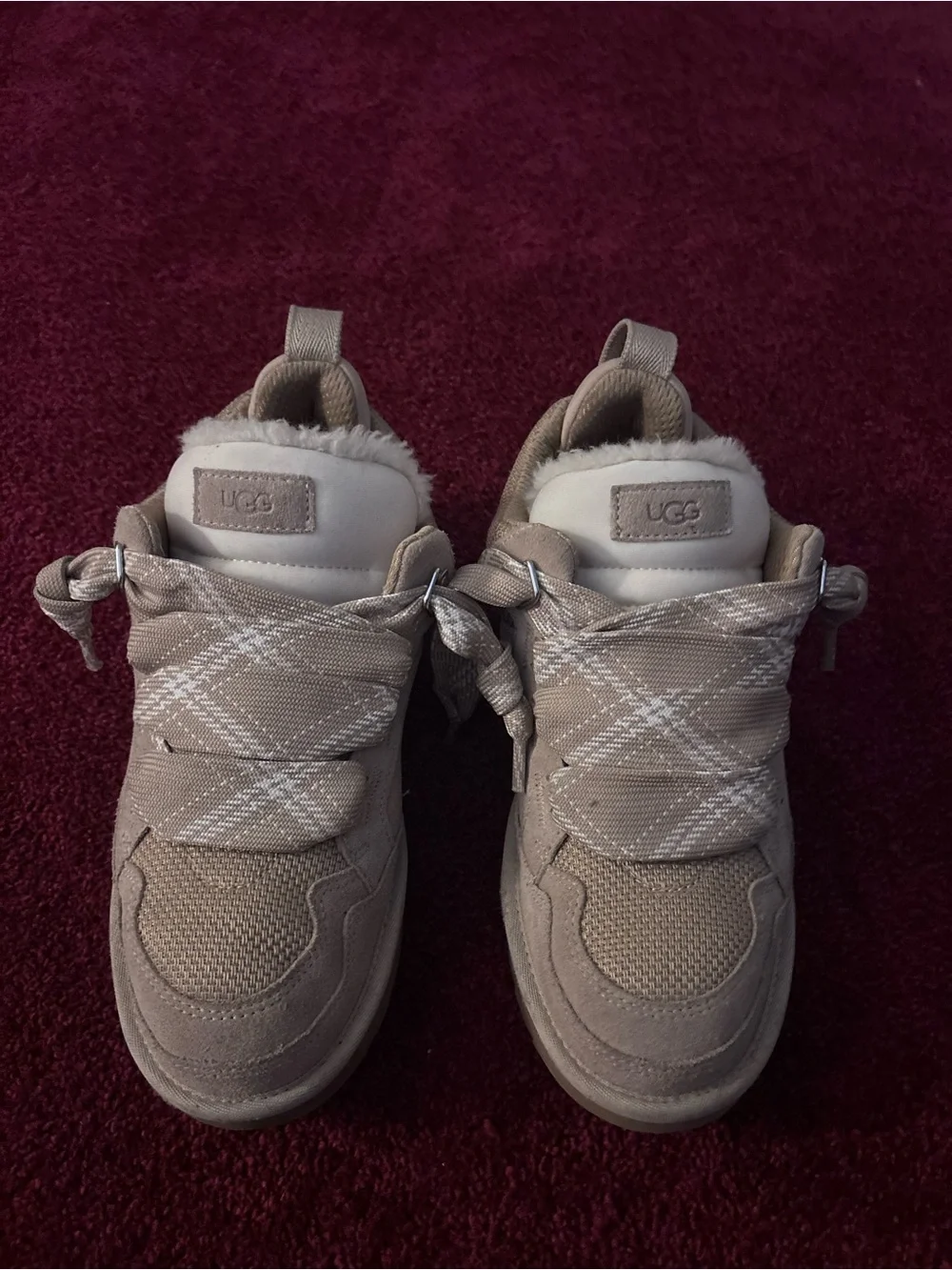 UGG Lowmels US10